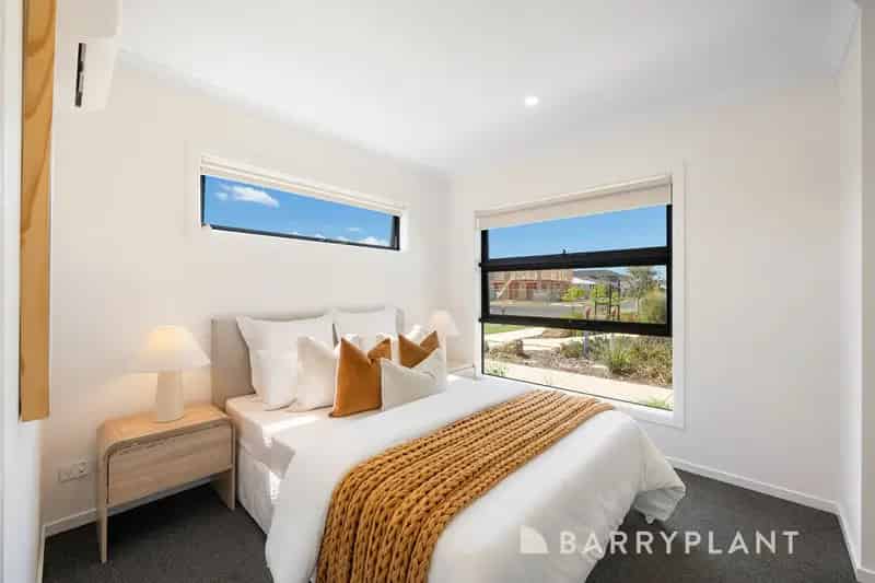 BRAND NEW FIVE BEDROOM LUXURY 