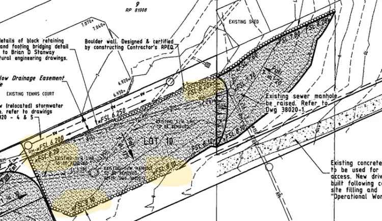 A SPECIAL PEICE OF LAND IN THE RIVER PRECINCT OF YERONGA.