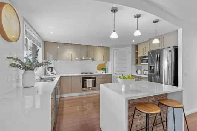 House For Sale , 29, Cheviot Drive, Bathurst, New South Wales