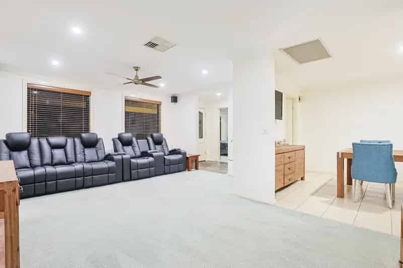 The ultimate lifestyle - pool, space and comfort!