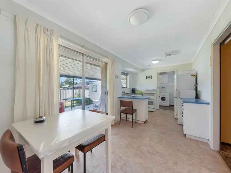 Nest or Invest in Modbury Heights!