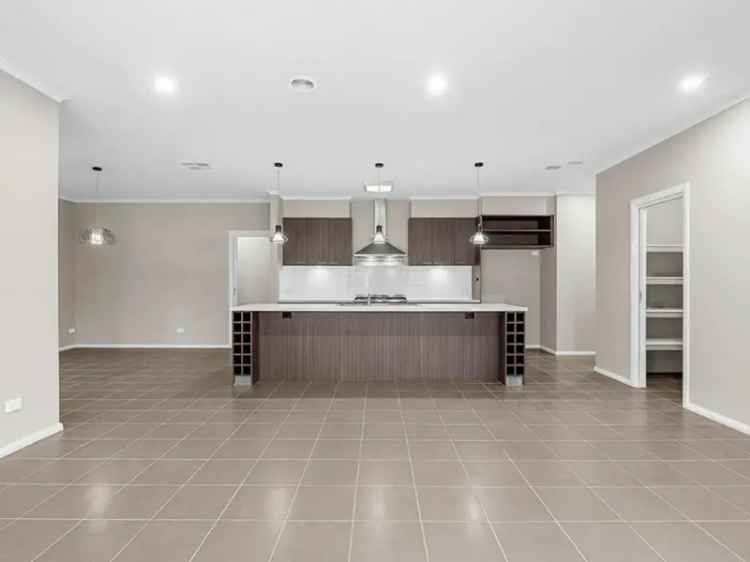 Executive Entertainer Overlooking Buninyong Golf Course