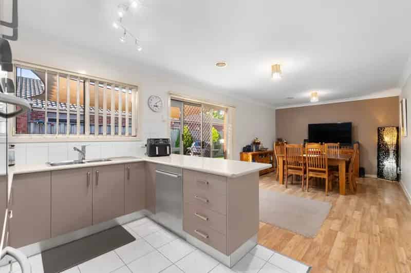 Family Home in the Heart of the Lakes Estate