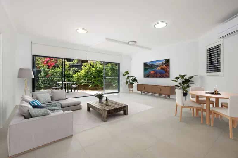 Lease Beautiful 3 Bedroom Townhouse in Cremorne with Courtyard and Parking