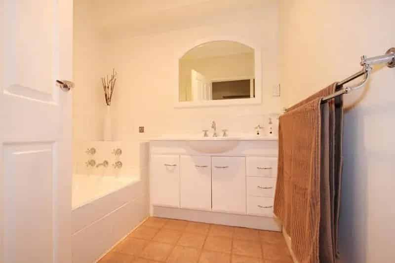 BEAUTIFULLY PRESENTED HOME WITH SEPARATE OFFICE OR SMALL 3RD BEDROOM