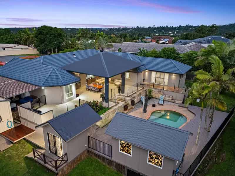 Feel at Home & Entertain in Style at 8 Oregon Way!