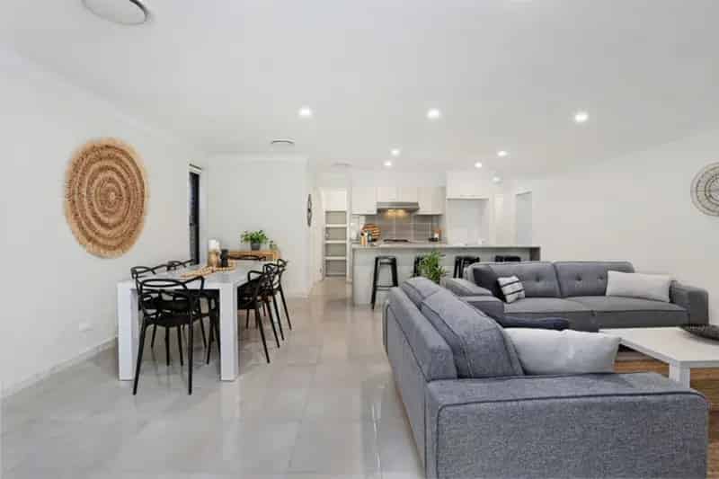 Real Estate For Lease - 15 Kinloch Street - Gledswood Hills , NSW