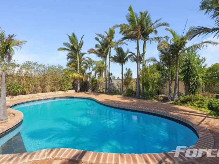 Buy family home 4 bedroom in Warwick with pool and large backyard