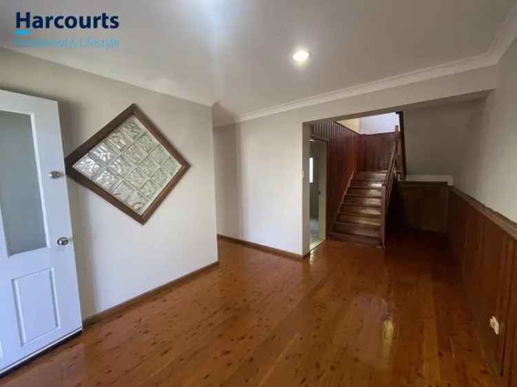 Well-Equipped 3-Bedroom Home with Spacious Living Areas