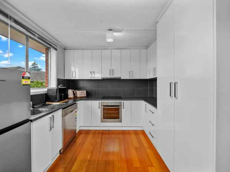 Charming 3 Bed Family Home Mornington Flagstaff Gully Views