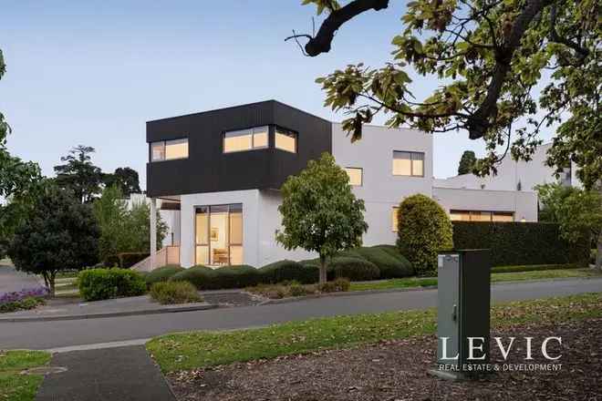 House For Sale in Melbourne, Victoria