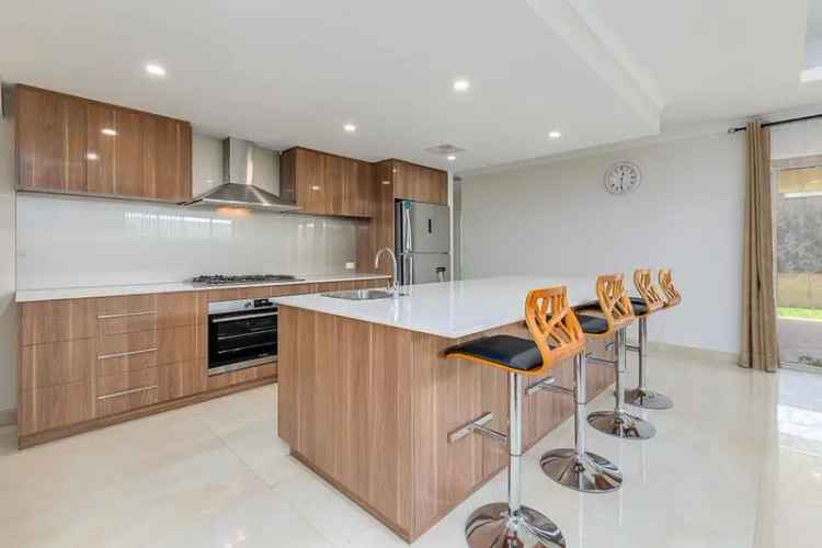 Modern 4 Bed 2 Bath Family Home Baldivis