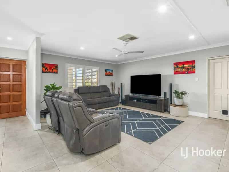 Buy House in Alice Springs with Pool and Modern Features