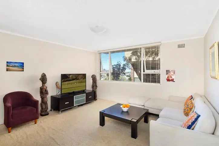 2 Bedroom 245m² Sydney Apartment Beachfront Living