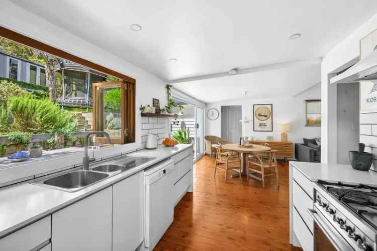 Renovated Avalon Beach Cottage - Footsteps to the Sand