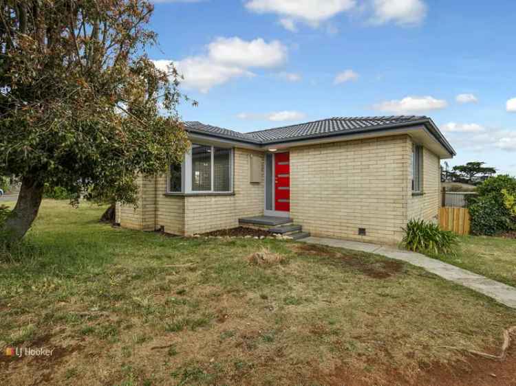 Rent House Newly Rebuilt Secure Yard with Kitchen and Bathroom