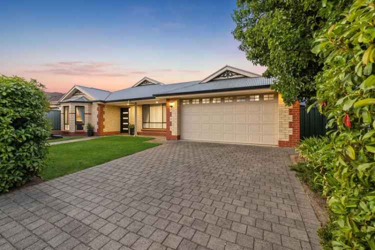 Buy Luxury Ex Display Home in Mount Barker with Spacious Living Areas