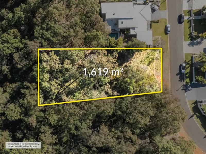 Buy vacant land in Underwood's prime location with endless design potential
