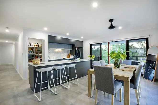 Modern 4-Bedroom Home in Cannonvale