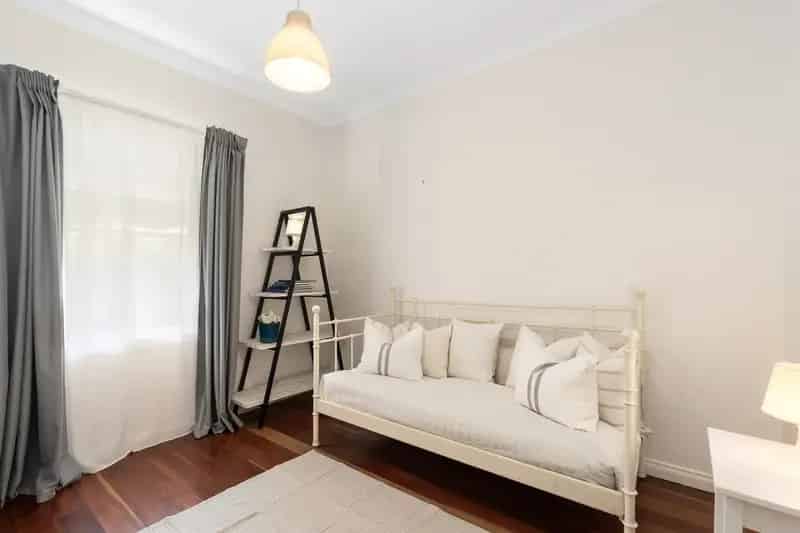 4 rooms house of 307 m² in Sydney