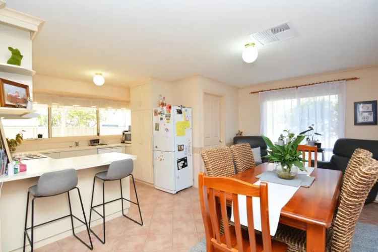 Two Bedroom Home for Sale in Mildura with Modern Kitchen and Entertaining Area