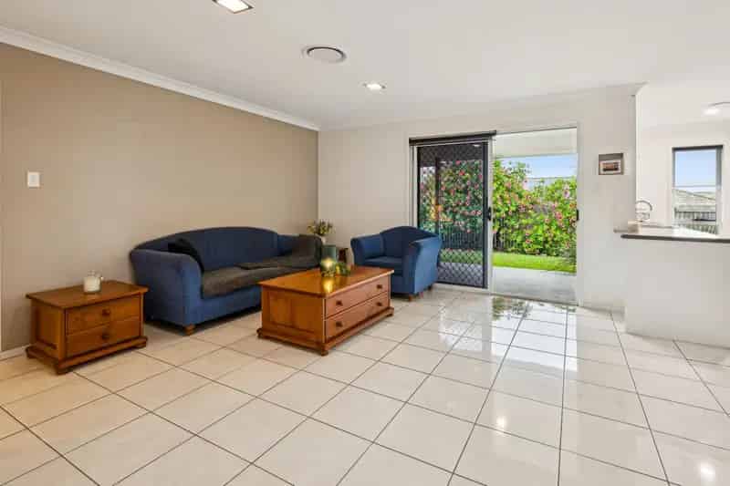 Real Estate For Sale - 6 Delaforce Street - Regents Park , QLD