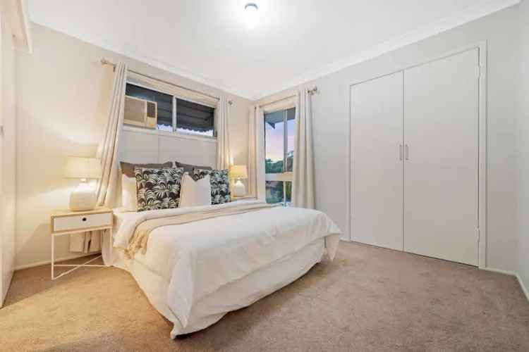 REFRESHED FAMILY HOME - PETS CONSIDERED - MANSFIELD HIGH & WISHART PRIMARY CATCHMENT