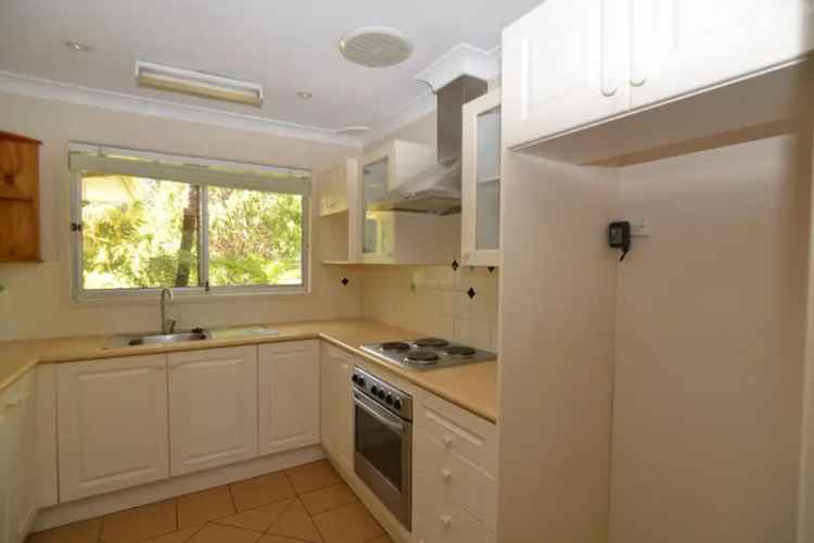 Lease three bedroom house in Narara with modern features