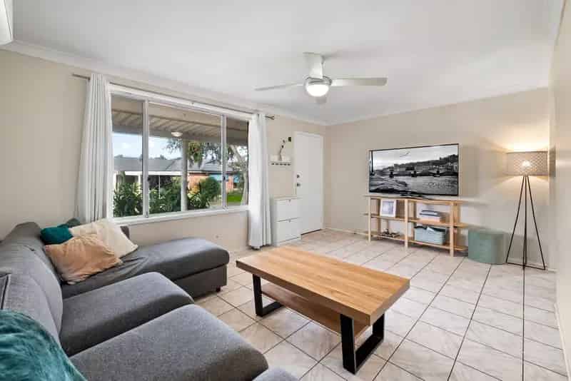 LOW STRATA VILLA - THE PERFECT FIRST HOME OR INVESTMENT PROPERTY!