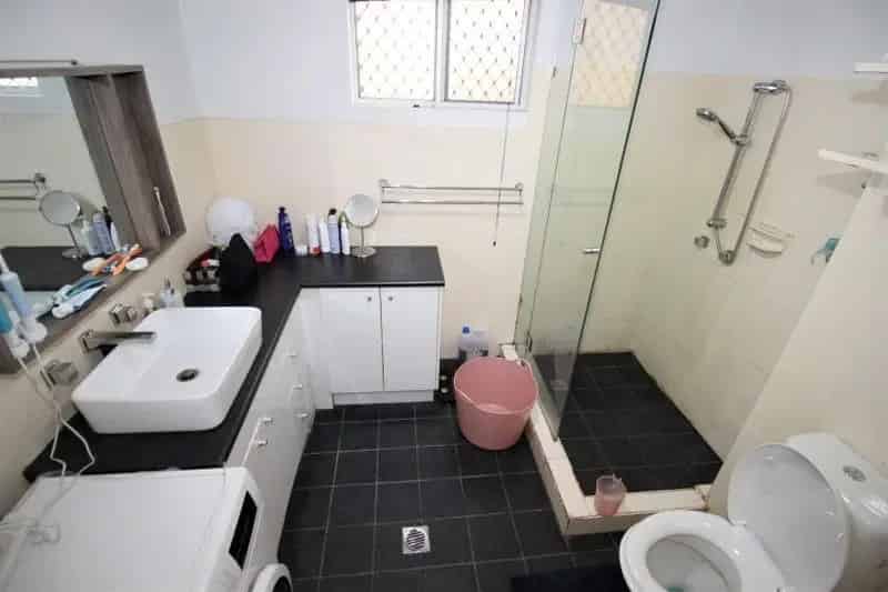 Buy Apartment in Darwin Close to CBD with Private Court and Air Conditioning