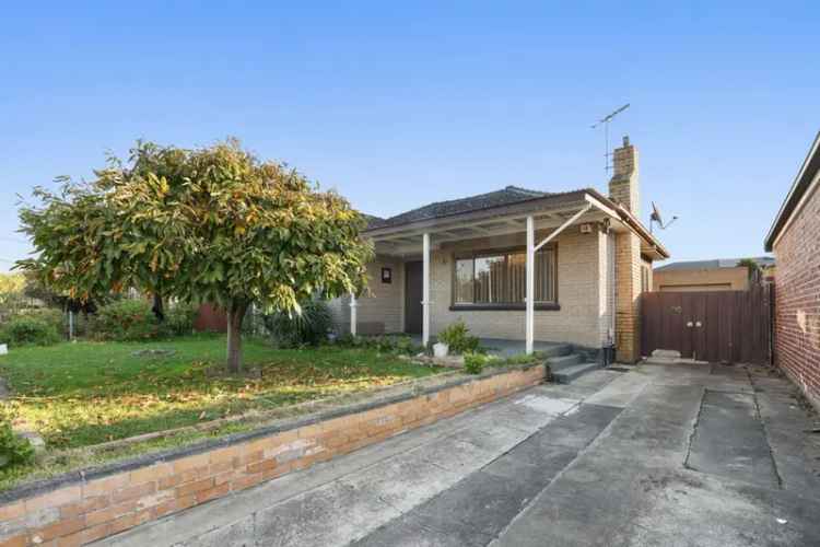 House For Sale in Melbourne, Victoria