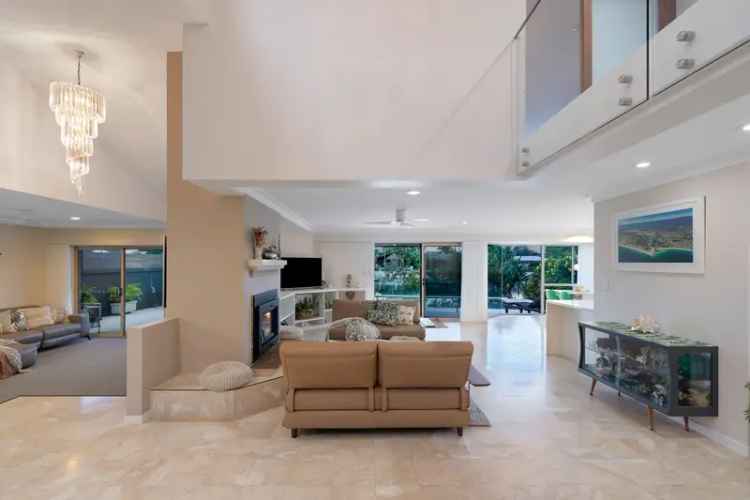 Stunning North to Water Living in the Heart of Palm Beach