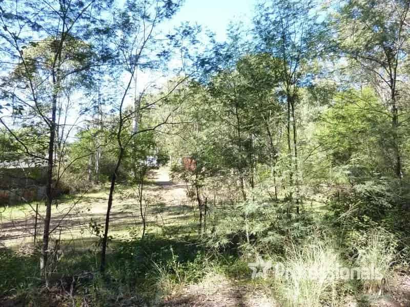 Buy Residential Investment Land in Grantham Farm with Development Potential