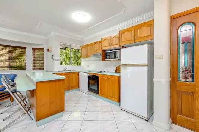 Apartment For Sale in Cairns, Queensland