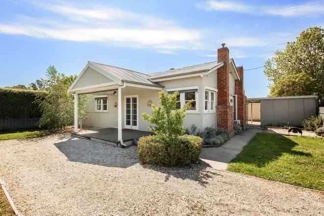 Updated Cottage near Albury CBD - Ideal for Home Buyers and Investors