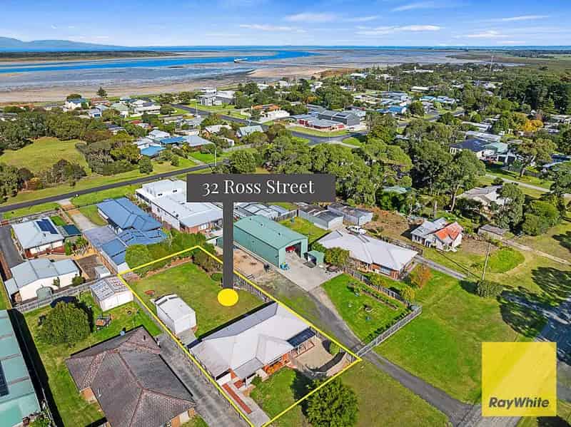 Buy House in Port Welshpool with Outdoor Space and Open Plan Design