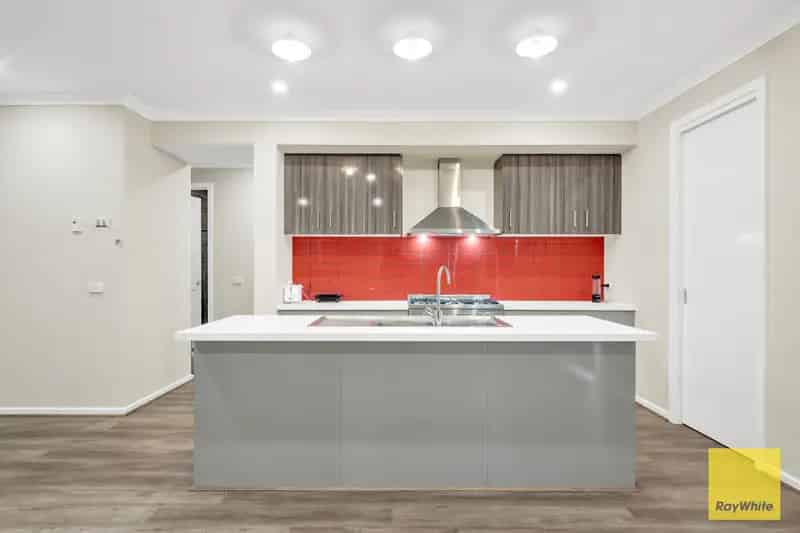 Modern Masterpiece in Sought-AfterTarneit!