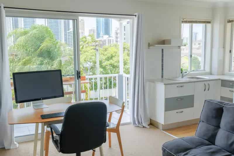 Top Floor - One Bedroom - Low-Rise