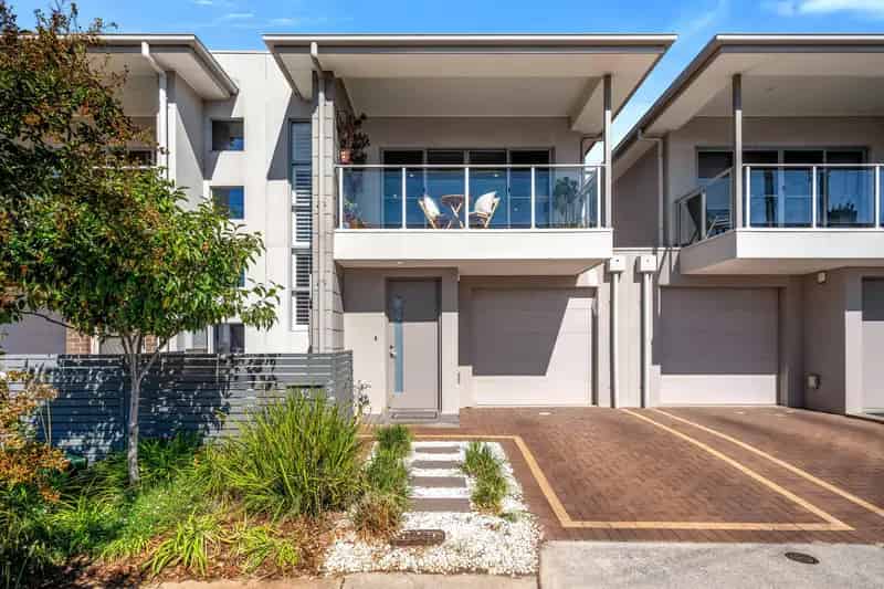 Contemporary Living in Devon Park