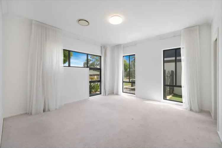 Real Estate For Lease - 17 Maranunga Crescent - Crace , ACT