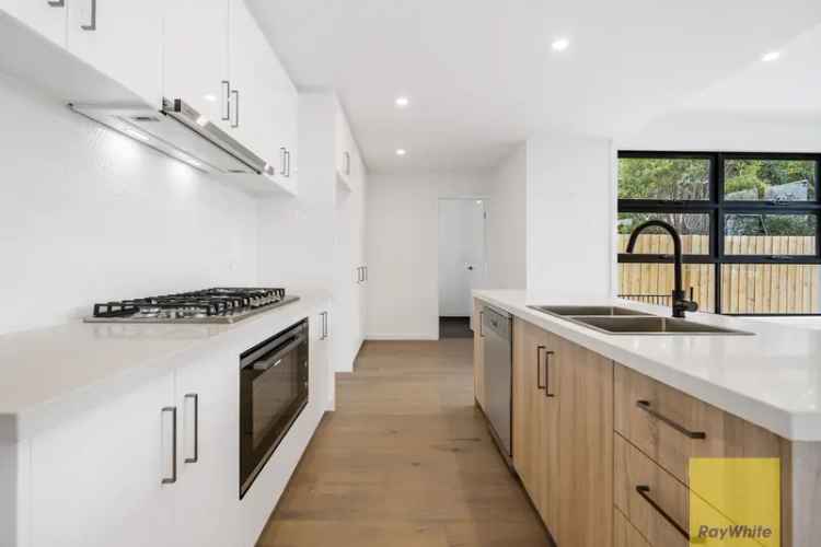 4 Bedroom House West Footscray - Modern Family Home