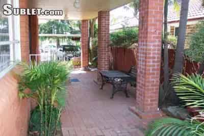 3 rooms house of 176 m² in Sydney