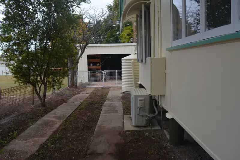 Renovated 3 Bed Home with New Kitchen and Backyard