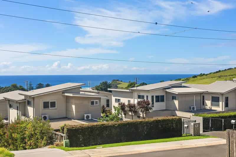 Location, Lifestyle and Elevated Ocean Views