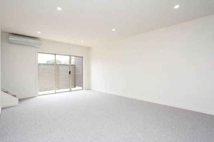 1 room house of 200 m² in Melbourne