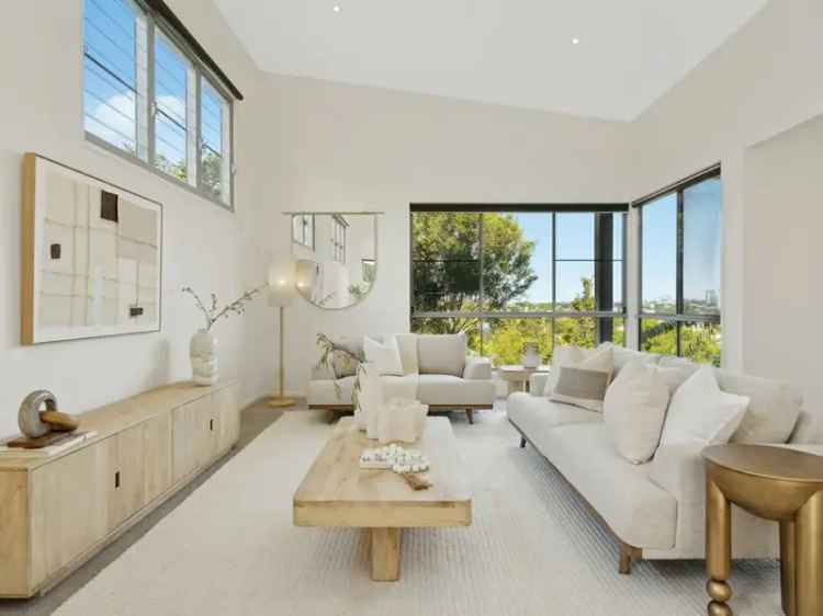 Luxury Wilston Home Breathtaking City Views Gourmet Kitchen Pool