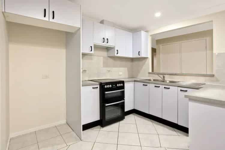 Real Estate For Lease - 27 Foxwood Avenue - Quakers Hill , NSW