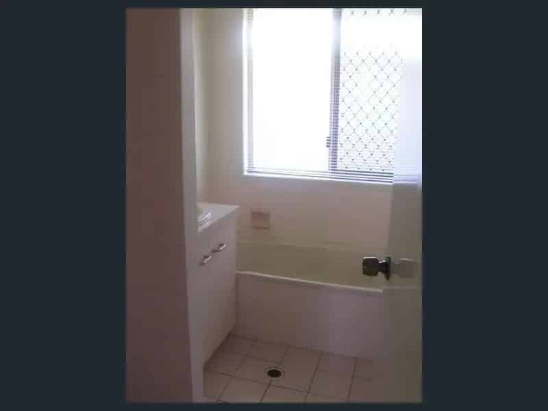 Real Estate For Lease - 3/15 Henty Drive - Redbank Plains , QLD