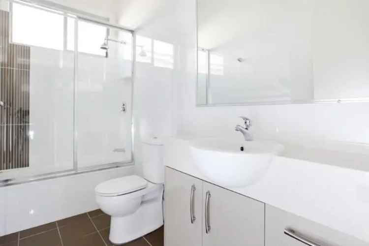 Buy Stylish Free Standing Duplex in Inner City Brisbane with Modern Amenities