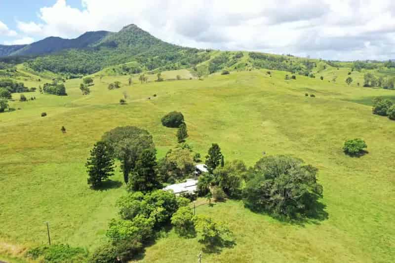 Buy rural property with irrigation features in Kilgra NSW